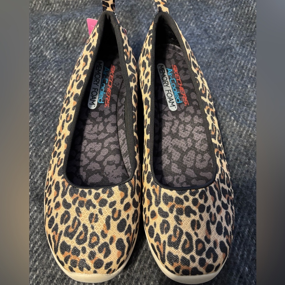 Skechers Memory‎ Foam Air Cooled Leopard Slip On Size 8 NWT